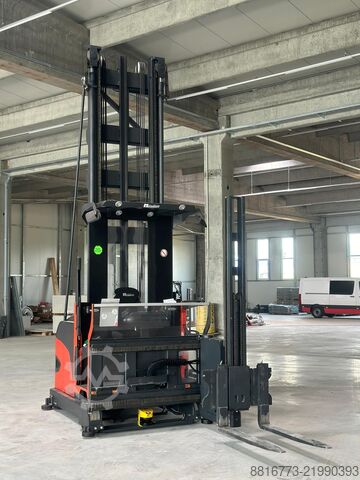 Narrow-aisle forklift Magaziner EK1100