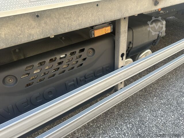 Flatbed truck with tarp IVECO 120E25