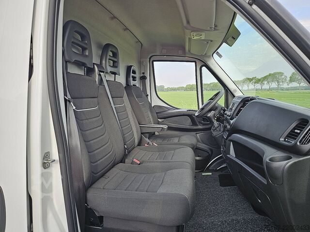 High-roof van IVECO DAILY 35S14       L2H2 Automaat