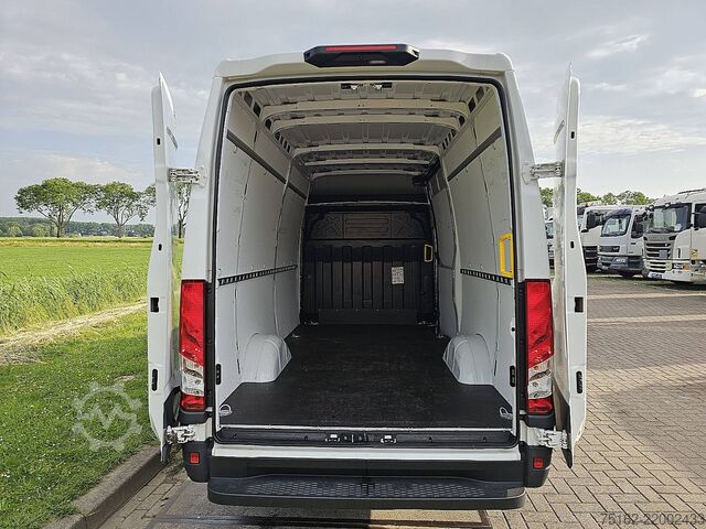 High-roof van IVECO DAILY 35S14       L2H2 Automaat