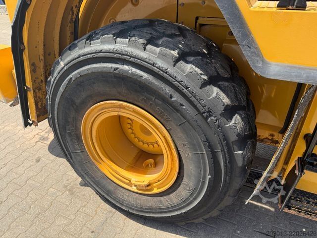 Radlader CATERPILLAR 950H Radlader MIT Schaufel 18,5 Tonnen *6.294 h