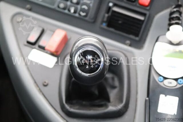 Motor coach Mercedes-Benz Tourismo 16RHD M2 / Lift / USB / Full Options