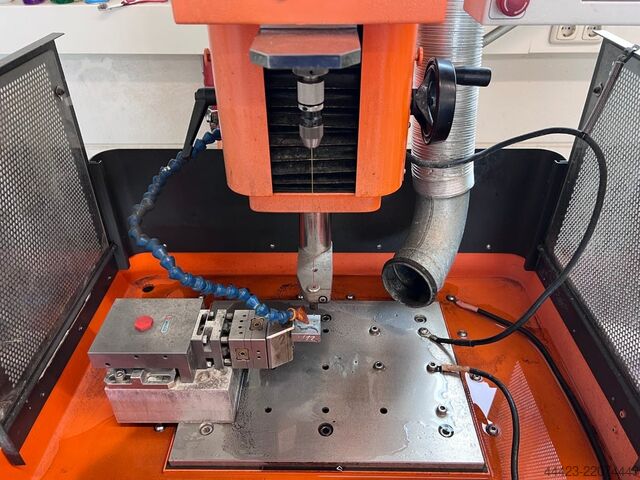 Senkerodiermaschine +GF+ AgieCharmilles Drill 20