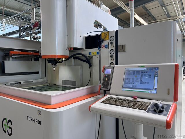 Senkerodiermaschine +GF+ AgieCharmilles Form 300