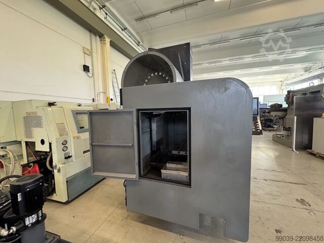Used machining center HURCO VM 10 i