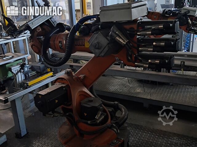 KUKA KR 16-2 mit KRC 4 KUKA KR 16-2 mit KRC 4