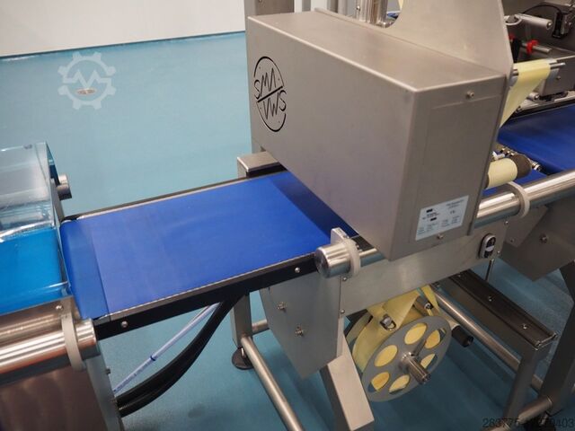 Top and bottom Labeller VWS Nederland B.V. Octopus Ace Tripple Top 7 Base Labelling