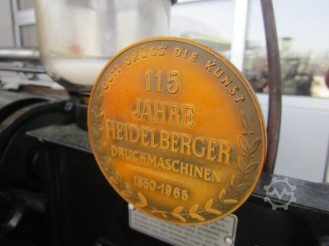 BUCHDRUCKMASCHINE HEIDELBERG TIEGEL A4 MIT HEISSFOLIENPRÄGEEINRICHT.