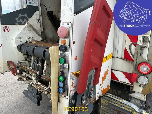 Refuse collection vehicle Renault D 320