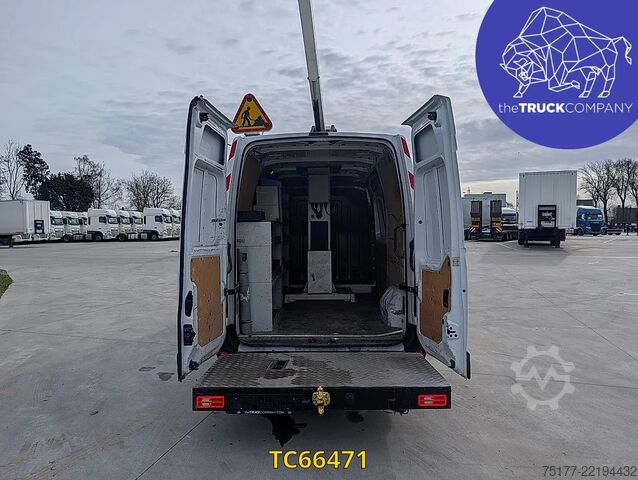 Lifting platform Renault Master 145.35 nacelle