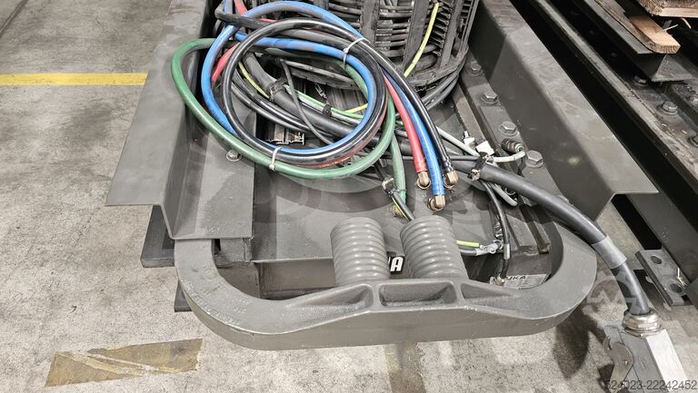 KUKA industrial robot track KUKA KL 1500-3 article 8141892