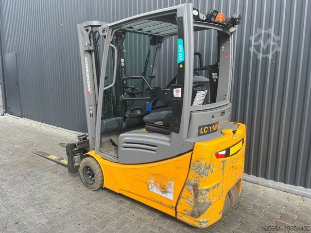 Electric 3-wheel forklift Jungheinrich EFG220