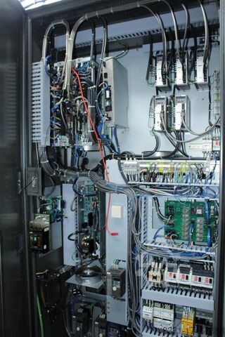 Drahterodiermaschine MAKINO EU 64