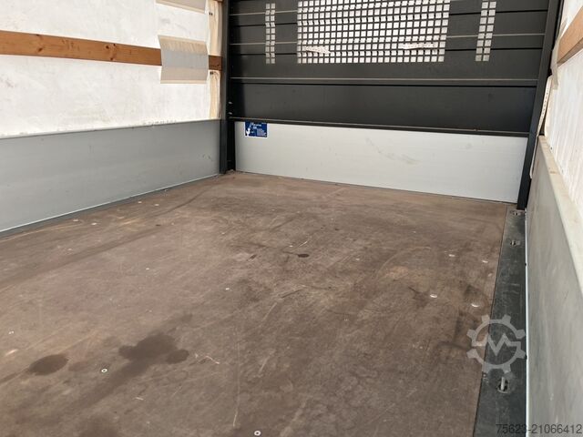 Transporter mit Pritsche & Plane Mercedes-Benz Sprinter 319 CDI 4x4 Doka Pritsche  Klima LED AHK