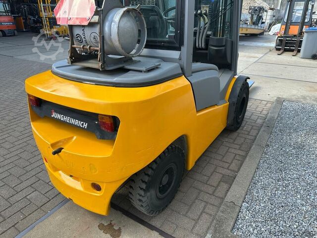 VS-22838 LPG triplex mast forklift Jungheinrich TFG 430 JUNGHEINRICH TFG 430 GE180-440DZ