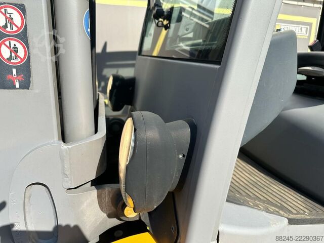 VS-22838 LPG triplex mast forklift Jungheinrich TFG 430 JUNGHEINRICH TFG 430 GE180-440DZ