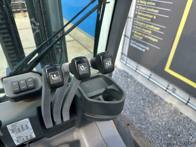 VS-22838 LPG triplex mast forklift Jungheinrich TFG 430 JUNGHEINRICH TFG 430 GE180-440DZ