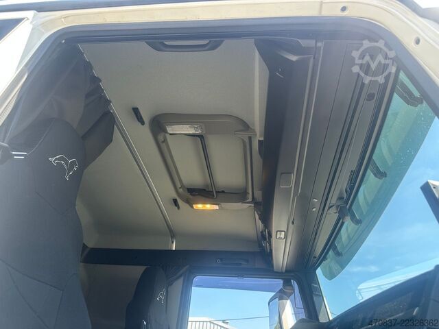 Flatbed truck MAN TGX 26.470 6x2  Palfinger PK 18500 Funk + Hänger
