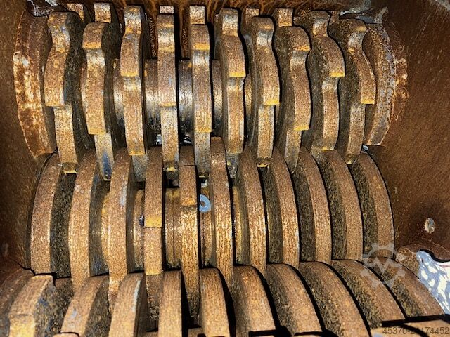 Vierwellenzerkleinerer UNTHA RS-30