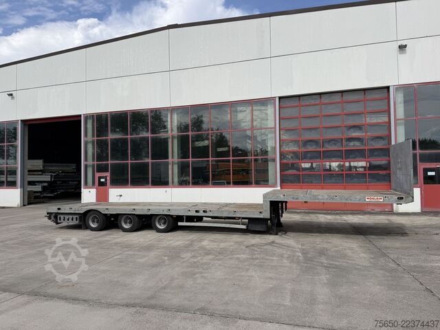 Low loader semitrailer Möslein STO 3 Schwebheim  3 Achs Satteltieflader Plato 45 t GGfür Fertigteile, Baumaschinen