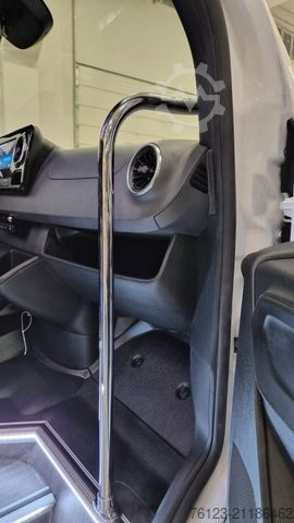 Minibus MERCEDES-BENZ 519  Allrad 4 x 4 Lagerfahrzeug Stock 20 Sitzer