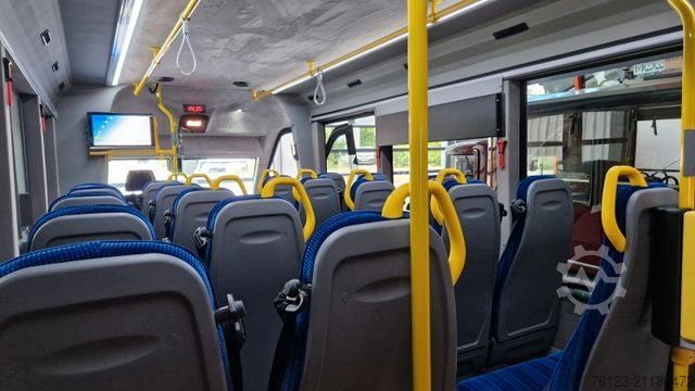 City bus MERCEDES-BENZ Heckniederflur Sprinter 517 / 4 er Bestuhlung