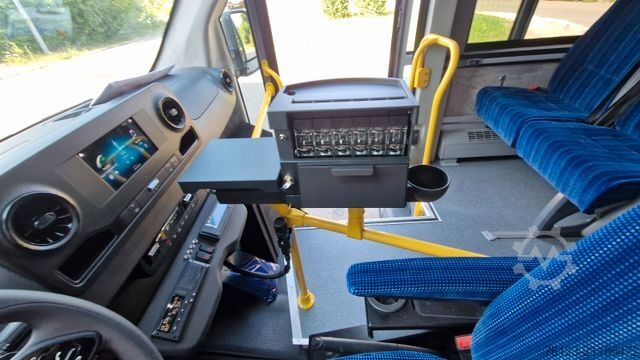 City bus MERCEDES-BENZ Heckniederflur Sprinter 517 / 4 er Bestuhlung