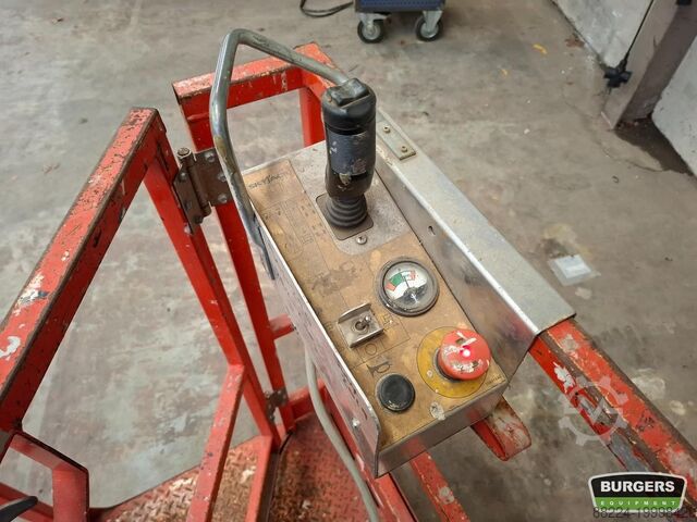 Hebebühne Skyjack SJ16