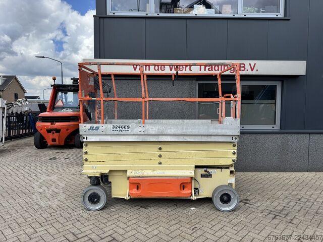 JLG 3246ES Scherenarbeitsbühne / Arbeitsbühne / Scherenbühne 12 m Arbeitshöhe, elektrisch, Baujahr 2 JLG 3246ES SchaarHoogwerker / Arbeitsbuhne / Sciccor 12M werkhoogte Elektrisch 2011