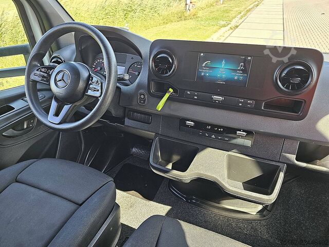 Suitcase MERCEDES-BENZ SPRINTER 515 Bakwagen Laadklep!