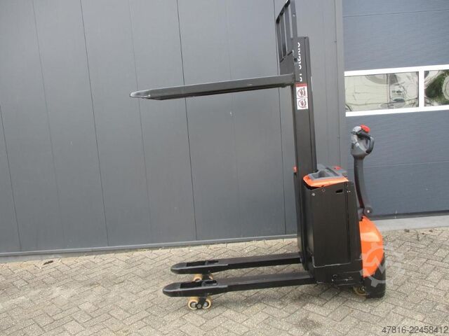 Hochhubwagen BT SWE 080L