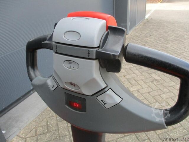 Hochhubwagen BT SWE 080L