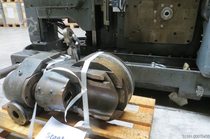 Gear hobbing machine STAEHELY SH500