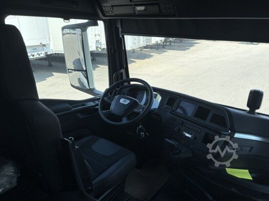 Standard tractor unit MAN TGX 18.520 D30, GX ,ADR FL, INTARDER, VOLLLUFT