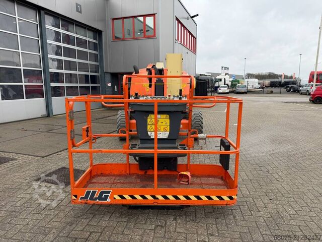 Articulated boom lift JLG 450 AJ