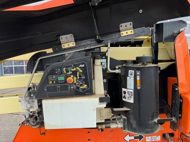 Articulated boom lift JLG 450 AJ