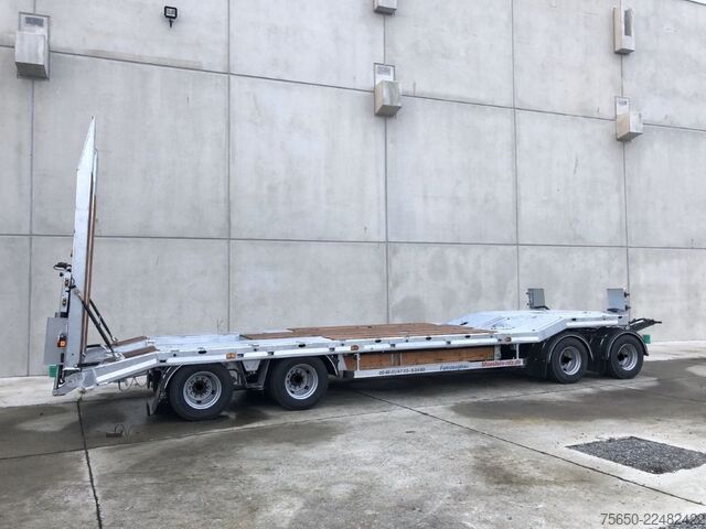 Low loader trailer Möslein T 4 VB H1 1 neuer 4 Achs Tieflader hydraulischen Rampen