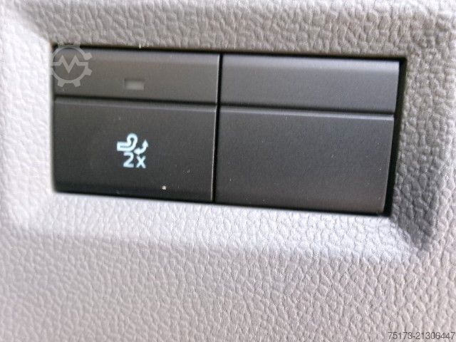 Kleinbus FORD Transit Custom Kombi 320 L2H1 Limited AHK LED