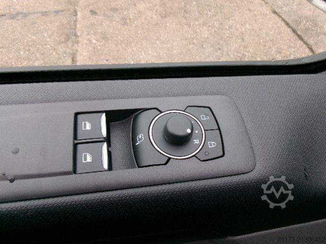 Kleinbus FORD Tourneo Custom BEV 82kWh 340L1 AHK Pano B&O