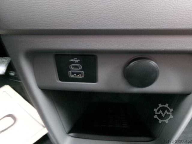 Kleinbus FORD Tourneo Custom BEV 82kWh 340L1 AHK Pano B&O