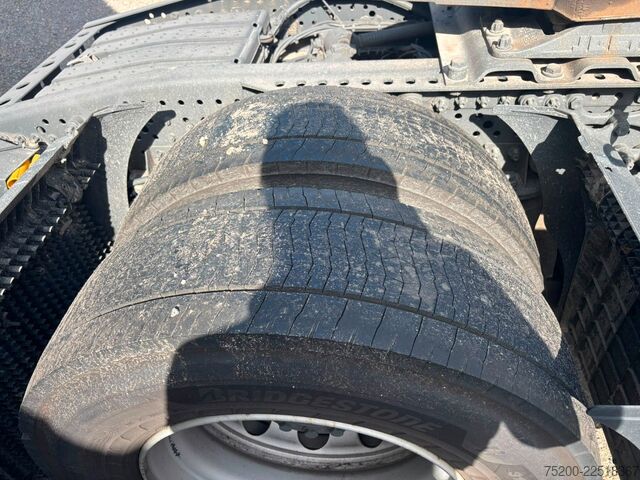 Standard tractor unit MERCEDES-BENZ Actros 1845 L 10x Stück verfügbar