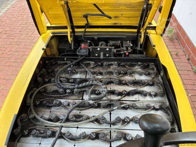 Electric 4-wheel forklift Hyster J 3.5 XN