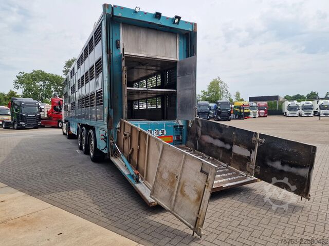 Viehtransport Lecitrailer Guiton livestock trailer 3 deck - Loadlift - St...