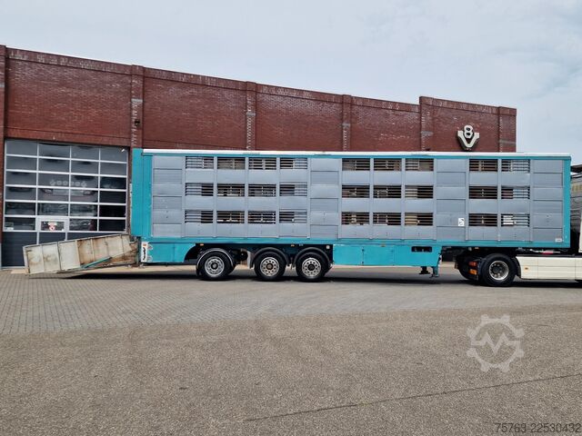 Viehtransport Lecitrailer Guiton livestock trailer 3 deck - Loadlift - St...