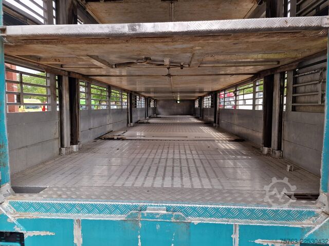 Viehtransport Lecitrailer Guiton livestock trailer 3 deck - Loadlift - St...