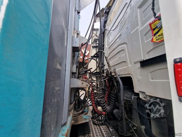 Viehtransport Lecitrailer Guiton livestock trailer 3 deck - Loadlift - St...