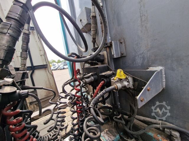 Viehtransport Lecitrailer Guiton livestock trailer 3 deck - Loadlift - St...