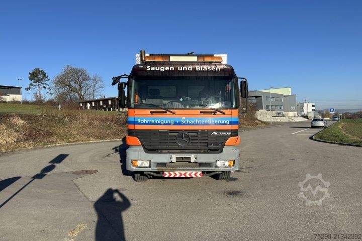 Special purpose truck Mercedes-Benz Actros 3243 8x4 Trockensauger / Swiss-Vehicle