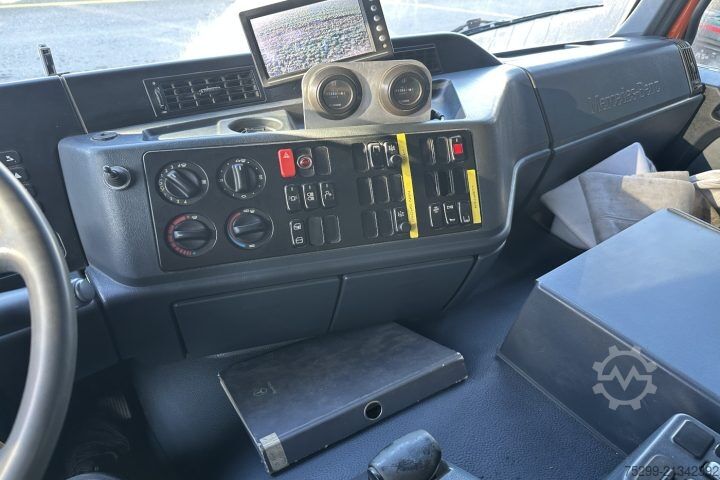 Special purpose truck Mercedes-Benz Actros 3243 8x4 Trockensauger / Swiss-Vehicle