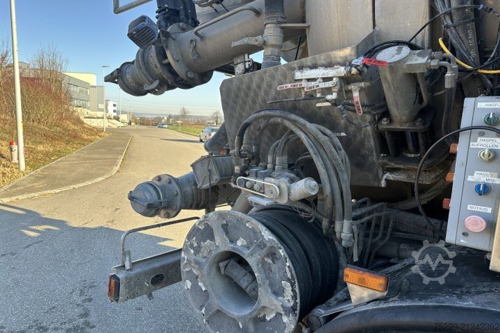 Special purpose truck Mercedes-Benz Actros 3243 8x4 Trockensauger / Swiss-Vehicle